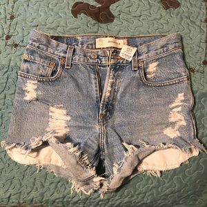 Distressed vintage high waisted cut off shorts